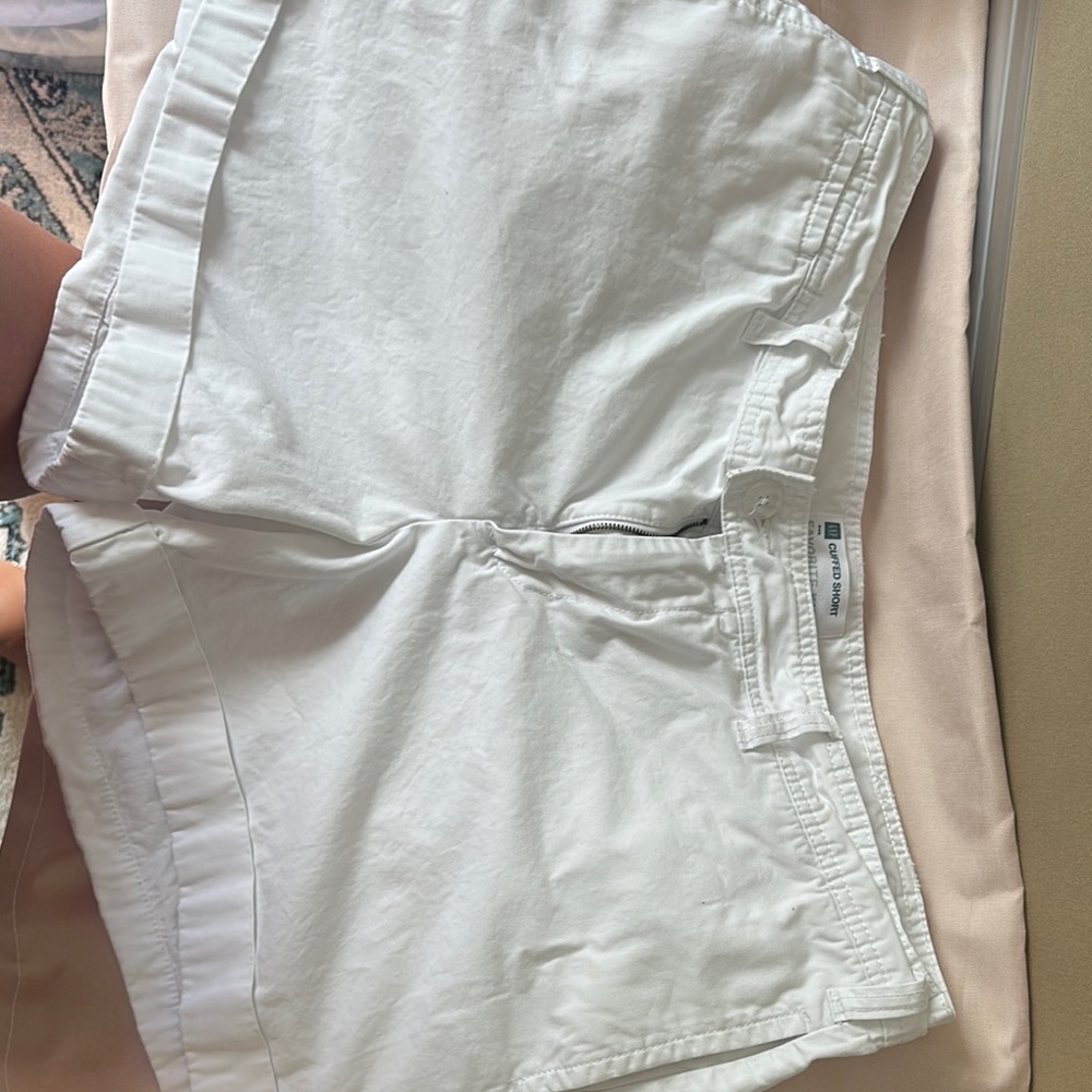 GAP White Cuffed Shorts “Favorite Khaki”